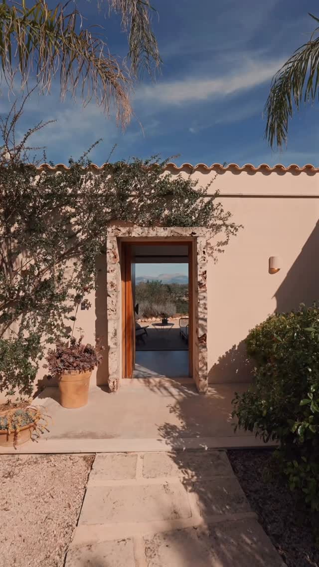 Post 8 by The Agency Mallorca on Instagram (video)