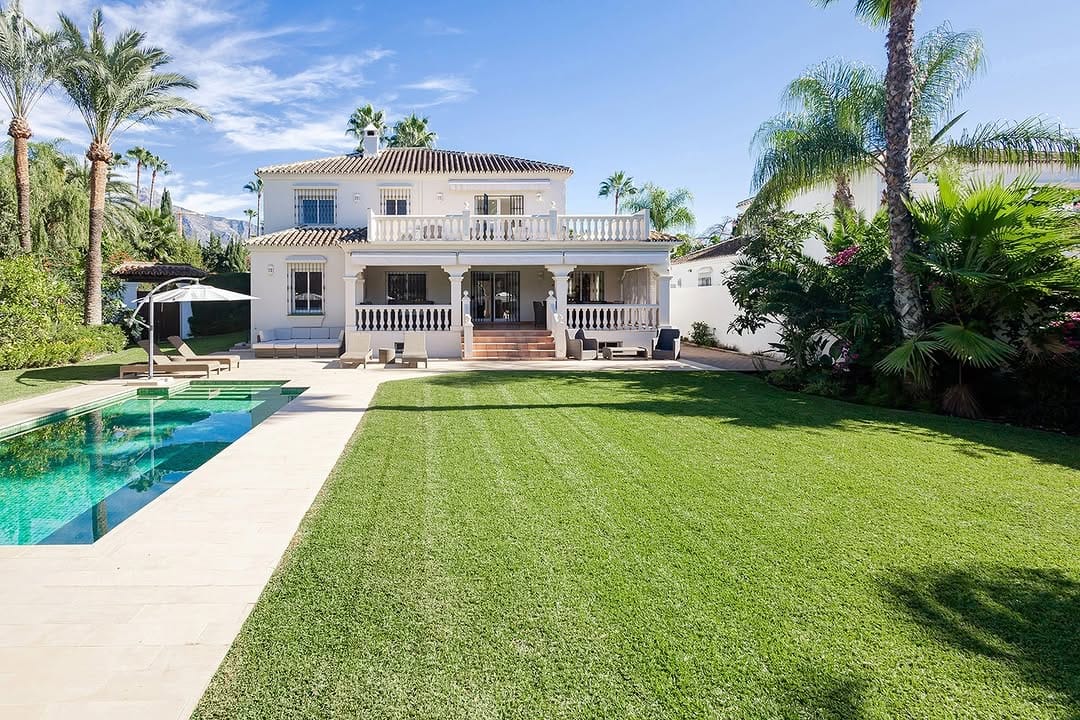 Post 4 by Marbella-Villa-Rentals on Instagram (image)