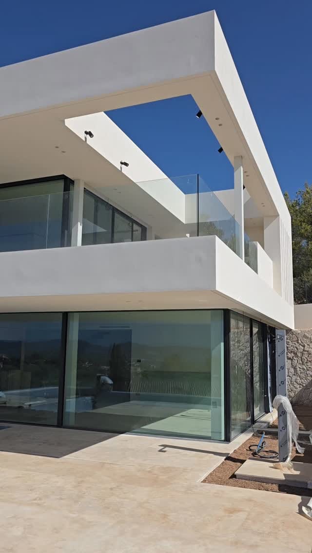Post 4 by Constructions Can Gabrielet on Instagram (video)
