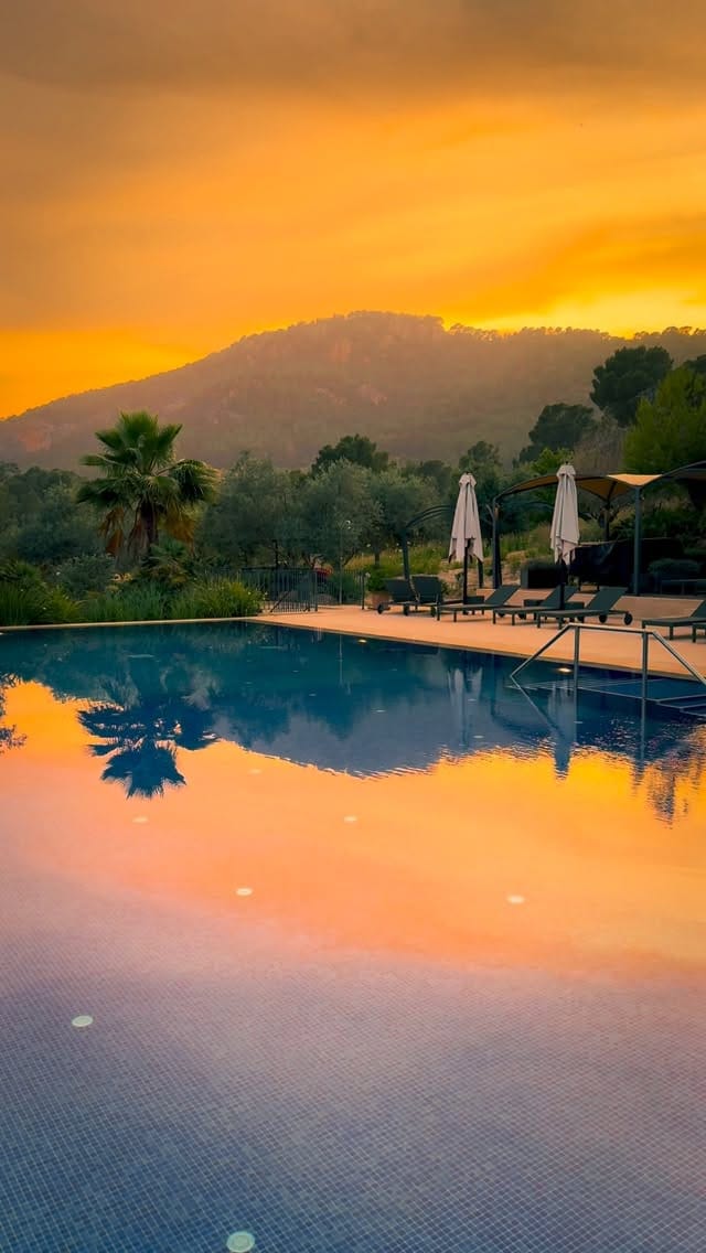 Post 4 by NEXHOLIDAYS on Instagram (video)