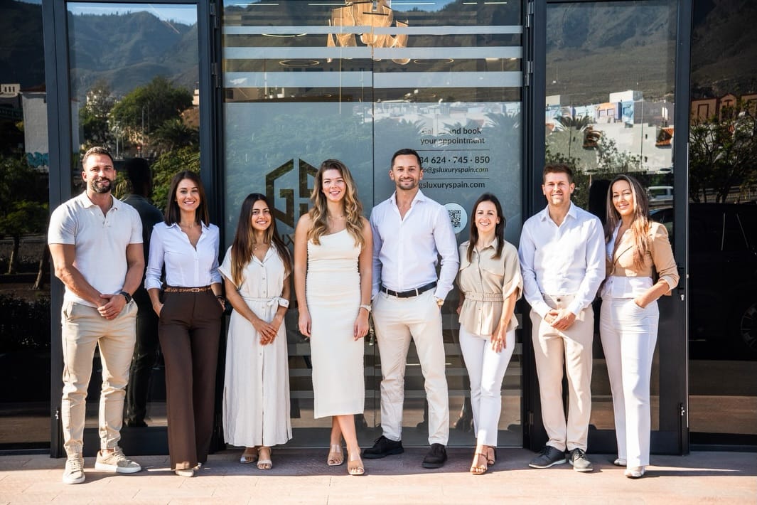 Post 7 by GS LUXURY SPAIN on Instagram (carousel)