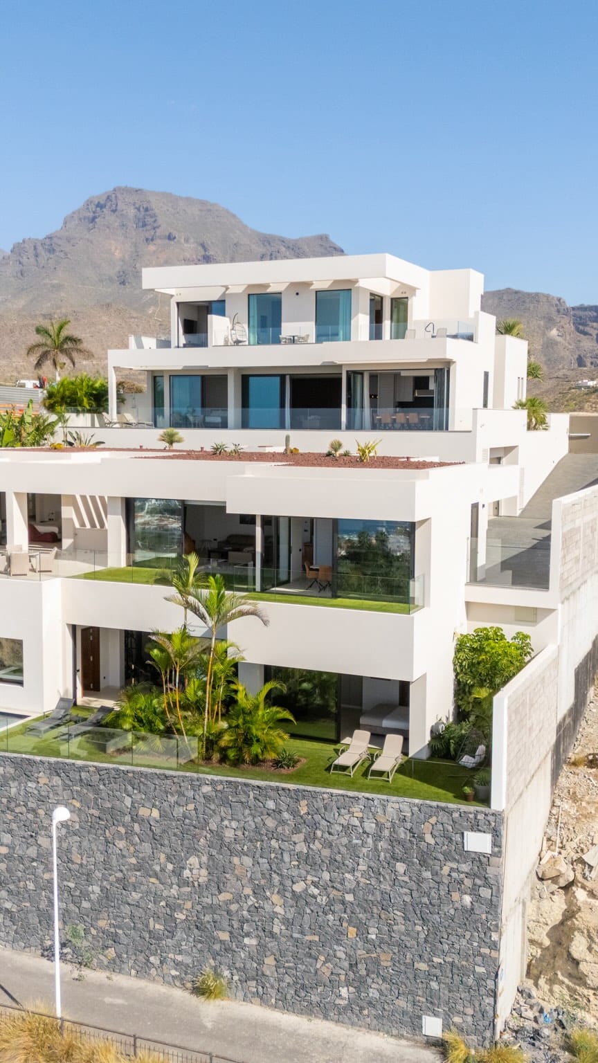 Post 10 by GS LUXURY SPAIN on Instagram (video)