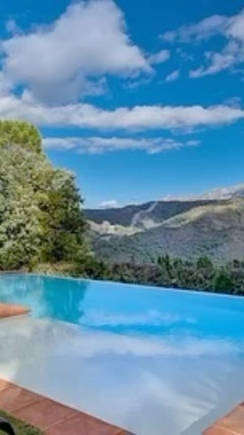 Post 8 by Madronalvillas. Luxury rental villas on Instagram (video)