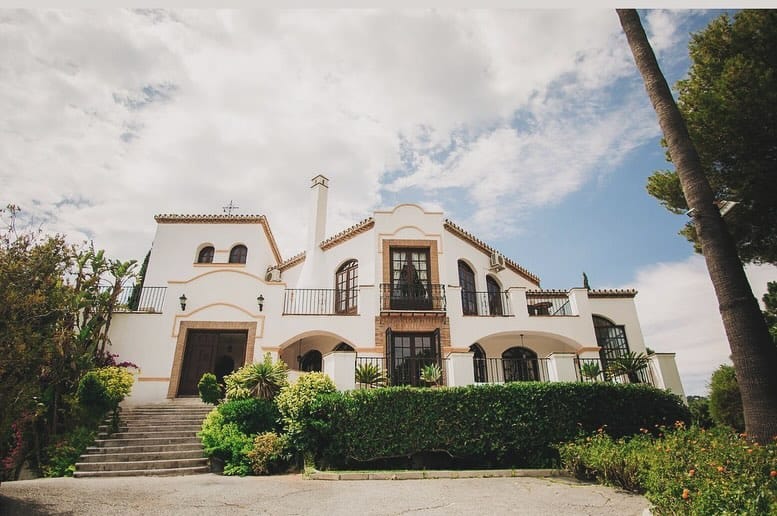 Post 10 by Madronalvillas. Luxury rental villas on Instagram (carousel)