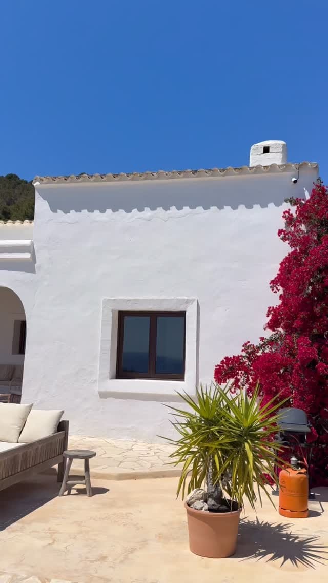 Post 7 by Harissa Villas Ibiza on Instagram (video)
