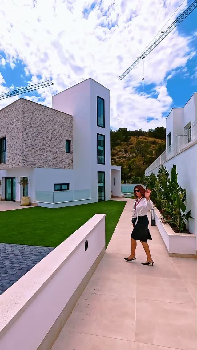 Post 5 by Real Estate Developer • 🇪🇸🇨🇭 on Instagram (video)