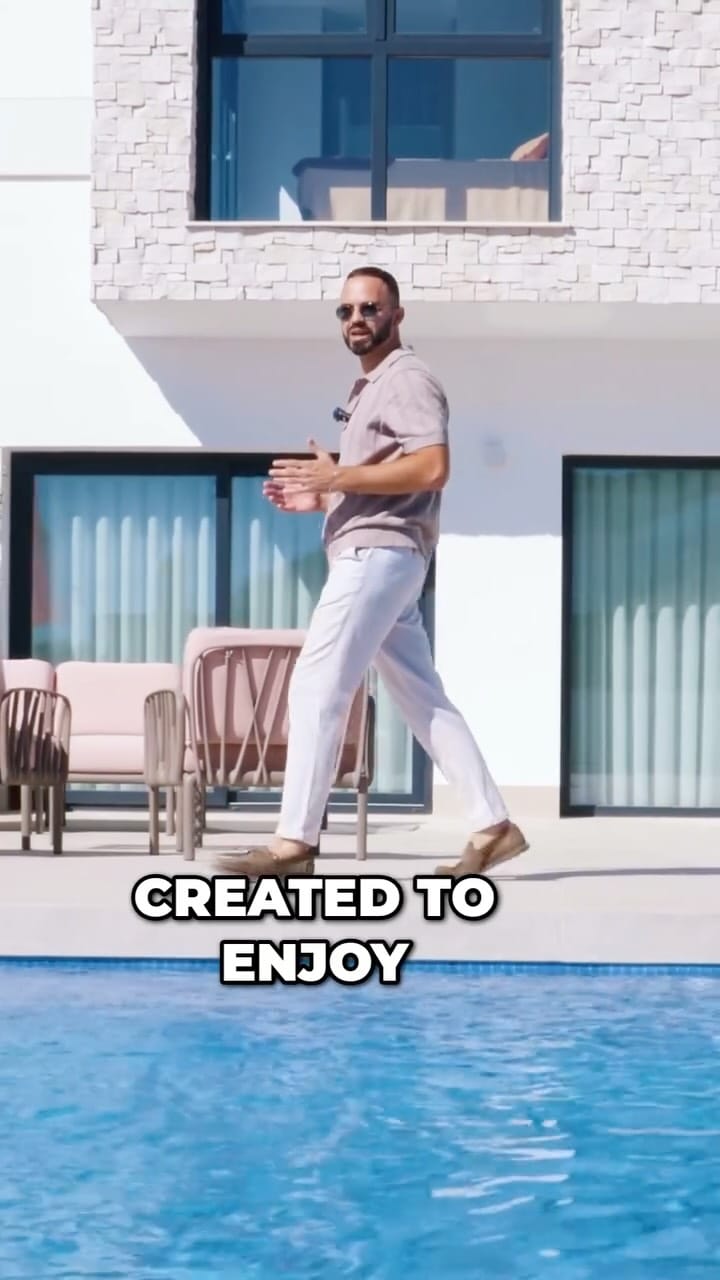 Post 4 by Real Estate Developer • 🇪🇸🇨🇭 on Instagram (video)