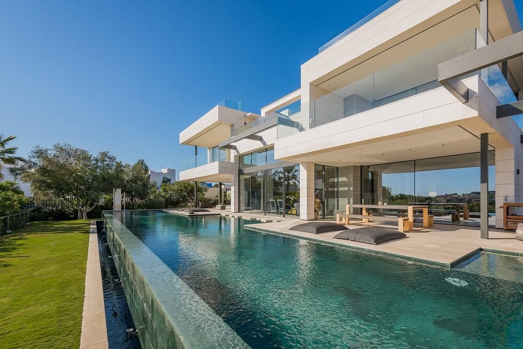 Post 10 by Contemporary Marbella on Instagram (carousel)