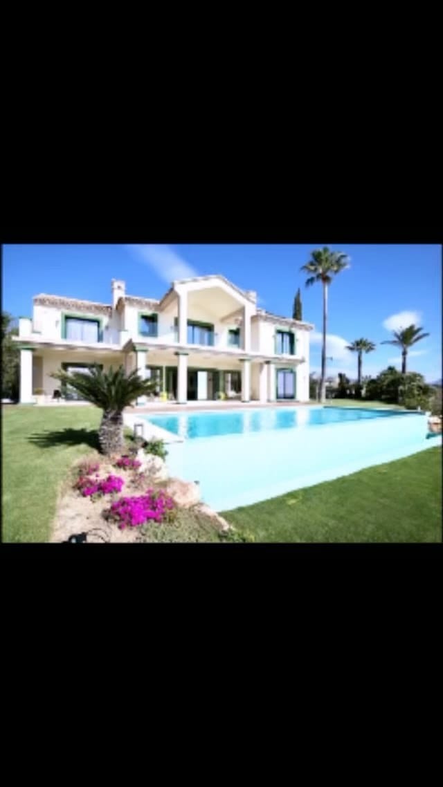 Post 5 by GOLDEN HOMES on Instagram (video)