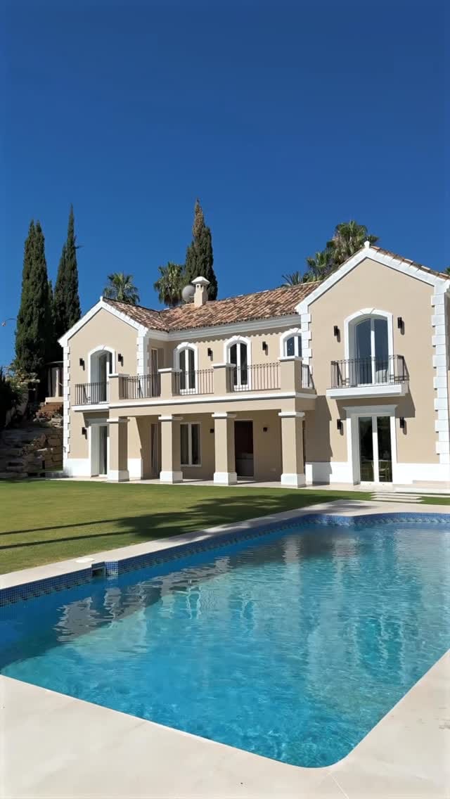 Post 1 by EDWARD & PARTNERS MARBELLA on Instagram (video)