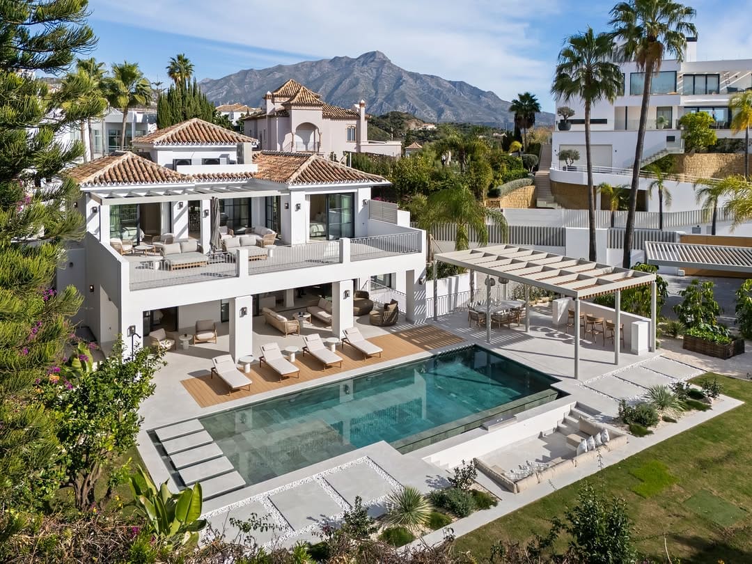 Post 3 by EDWARD & PARTNERS MARBELLA on Instagram (carousel)