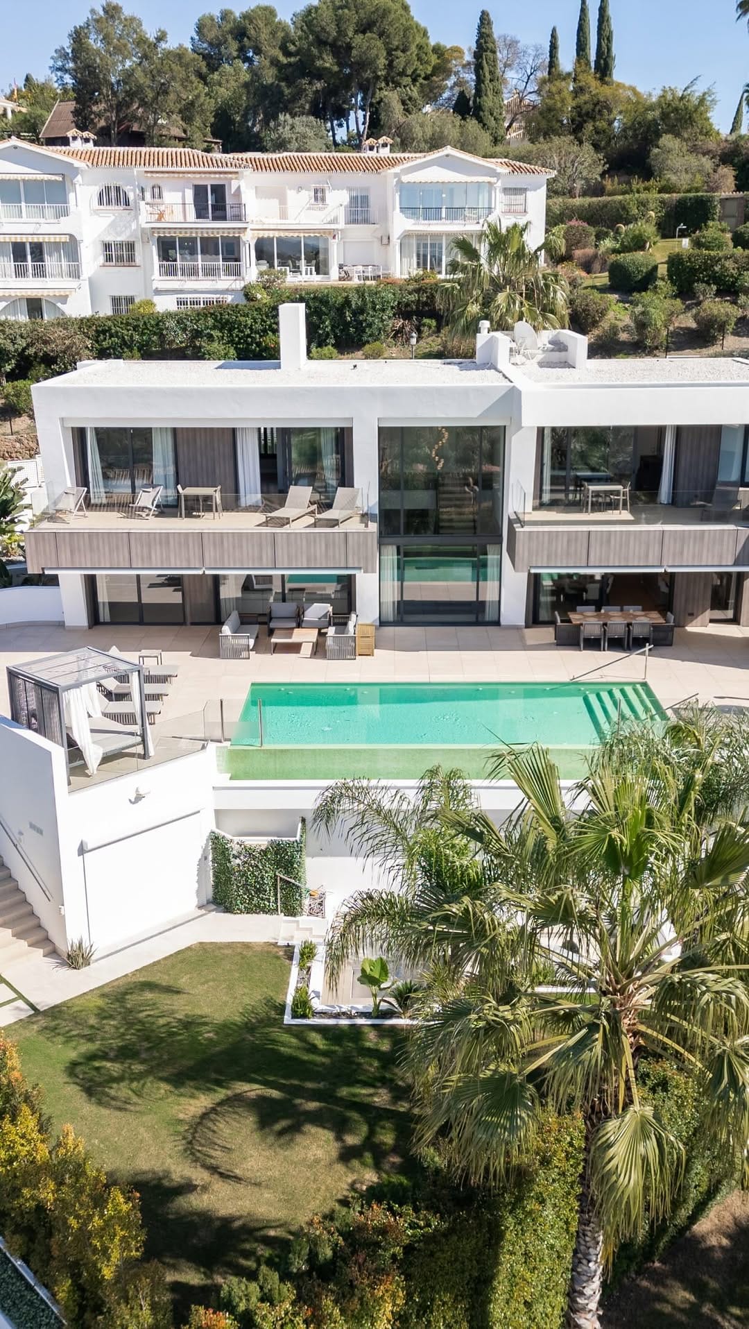 Post 6 by EDWARD & PARTNERS MARBELLA on Instagram (video)
