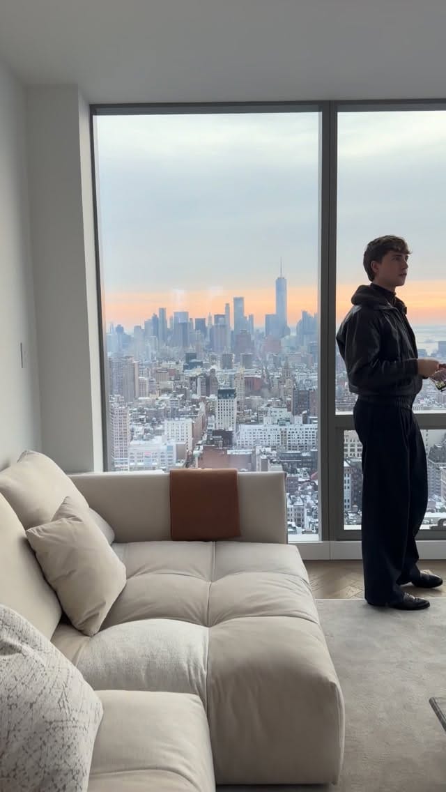 Post 5 by Richard Miensky on Instagram (video)