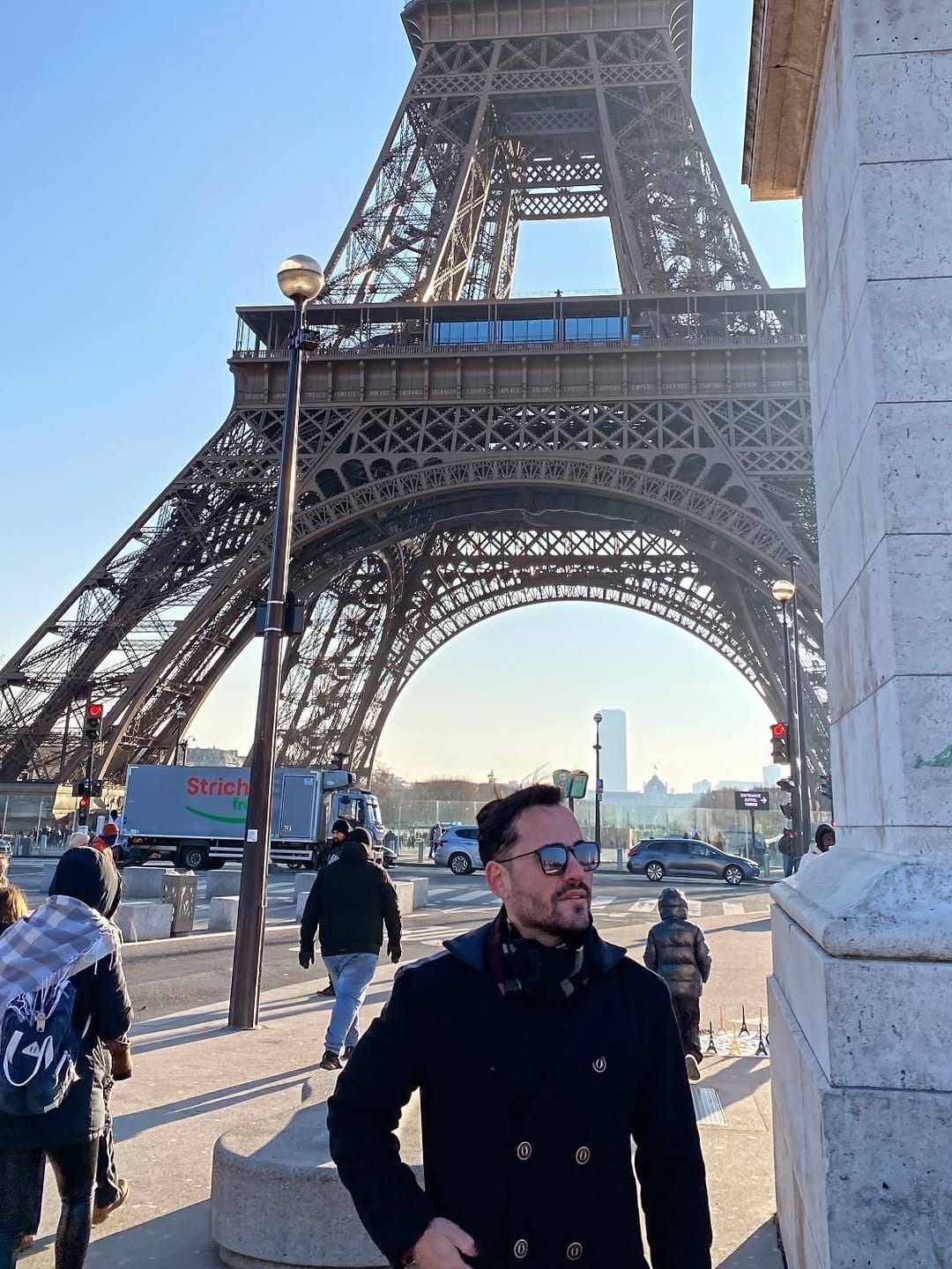 Post 7 by And Silva on Instagram (carousel)