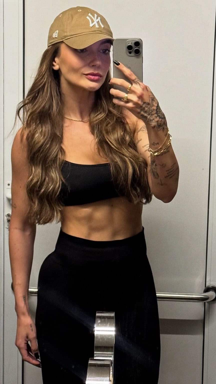 Post 6 by Laurinda Caixeta | Fitness on Instagram (video)