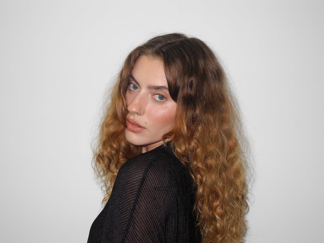 Post 6 by ג'ולייט on Instagram (carousel)