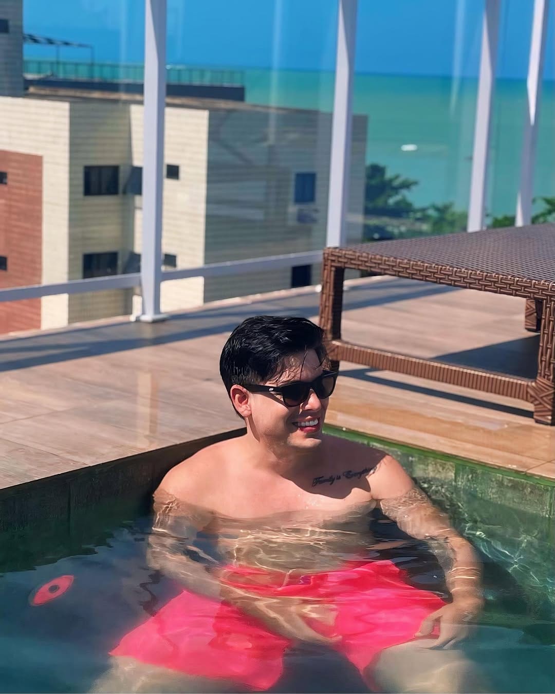 Post 5 by Lucas Felipe Sena on Instagram (image)
