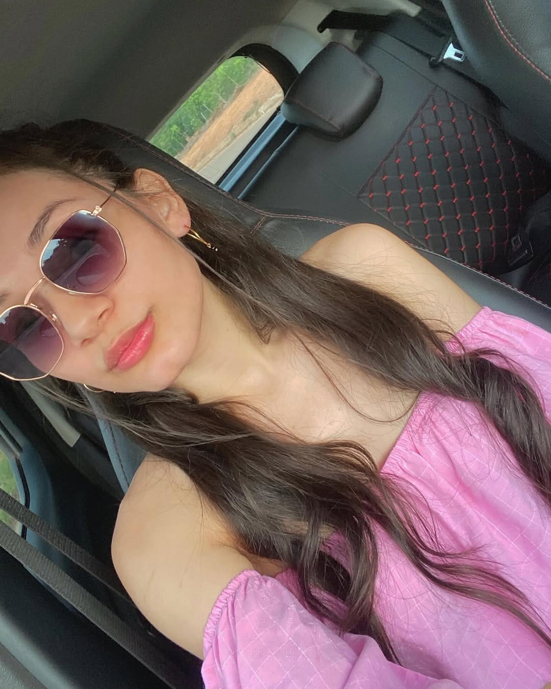 Post 6 by NANDA DIAS on Instagram (image)