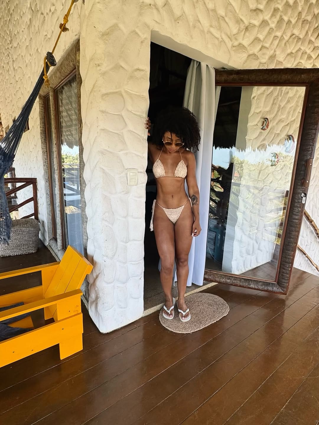 Post 9 by Victória Moura on Instagram (carousel)