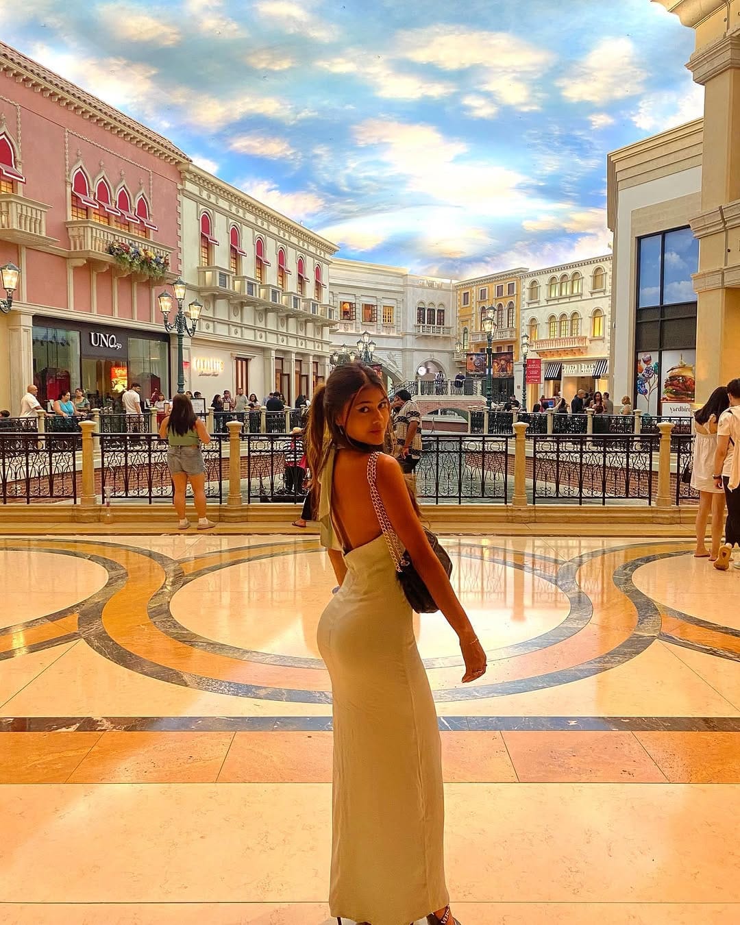 Post 4 by Enza Marks on Instagram (carousel)