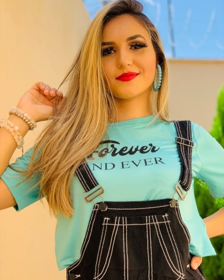 Post 8 by Vitória Santos on Instagram (image)