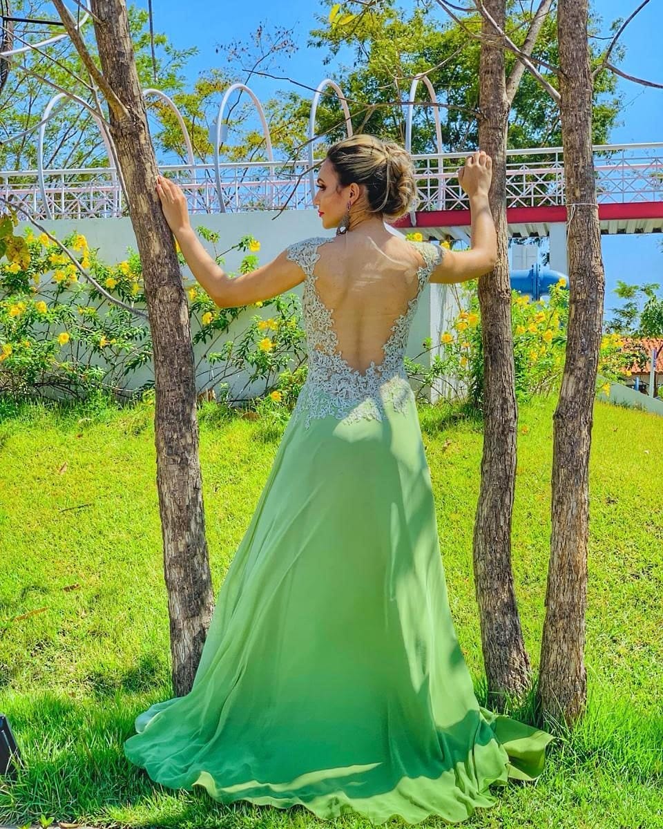 Post 5 by Vitória Santos on Instagram (image)