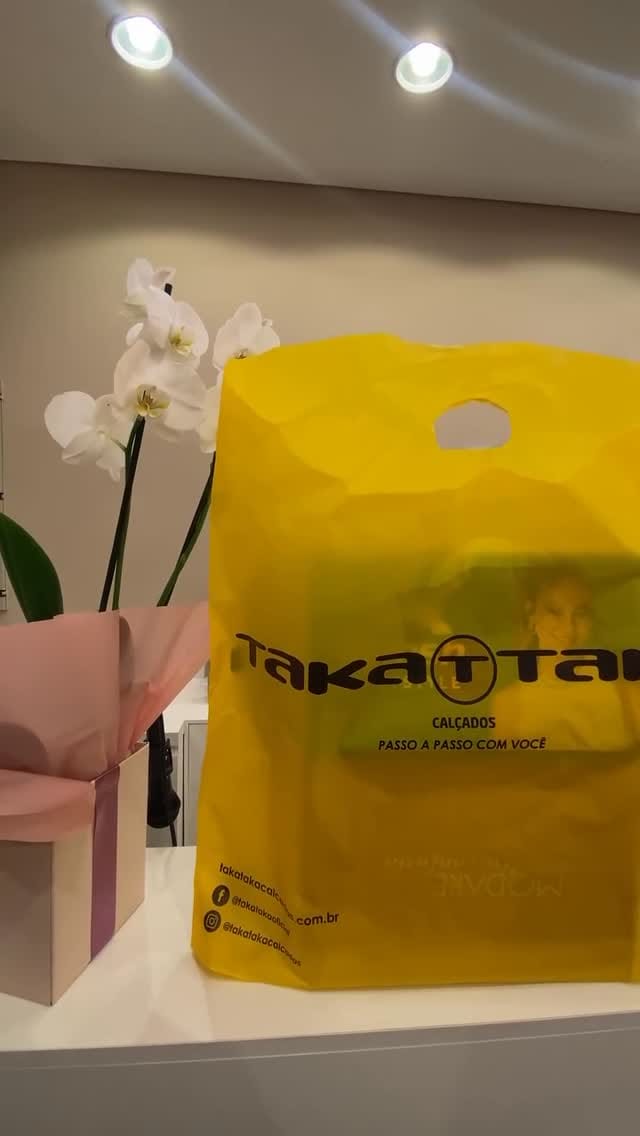 Post 8 by Taka Taka Calçados on Instagram (video)