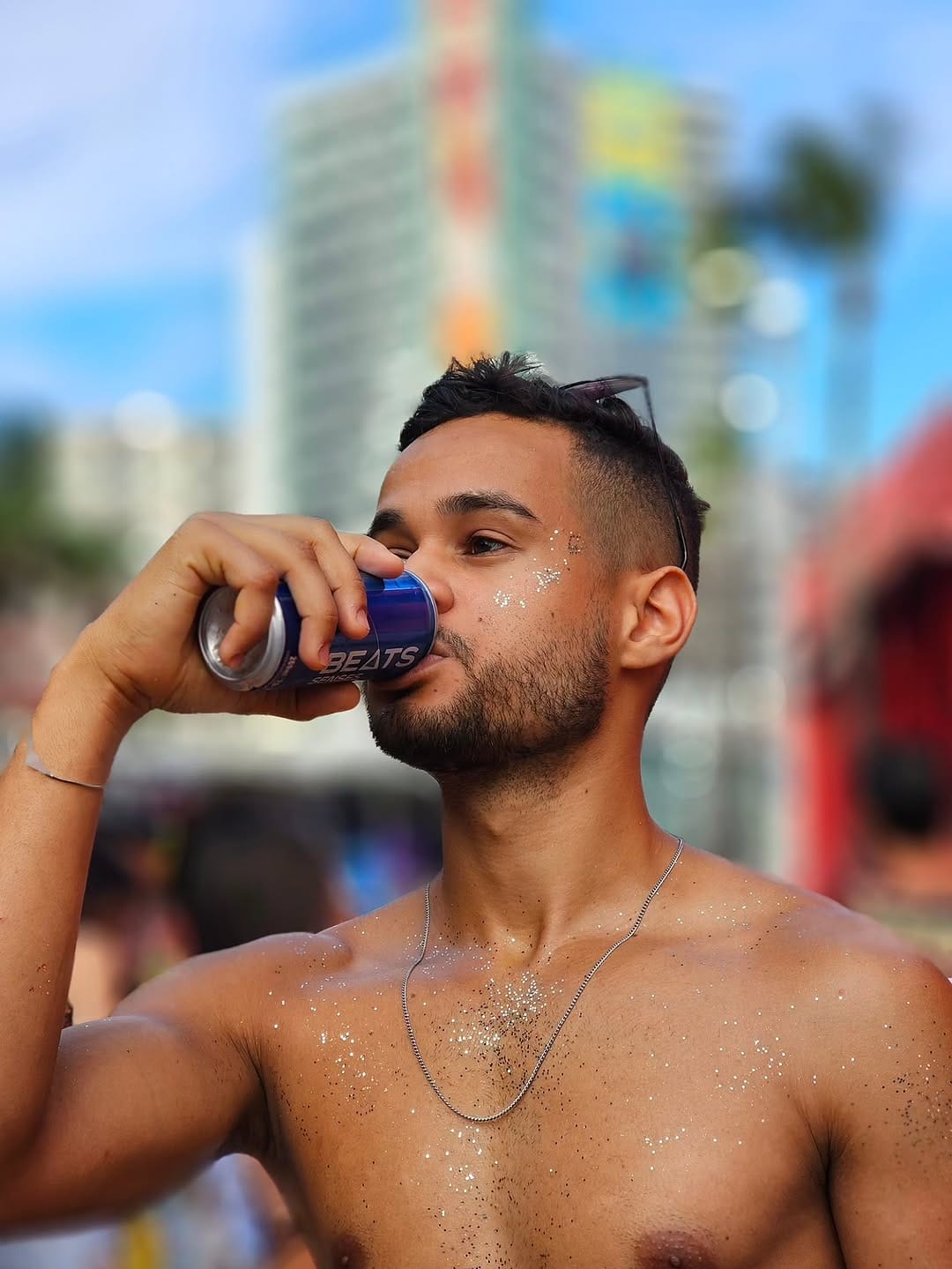 Post 6 by Matheus Oliveira on Instagram (image)