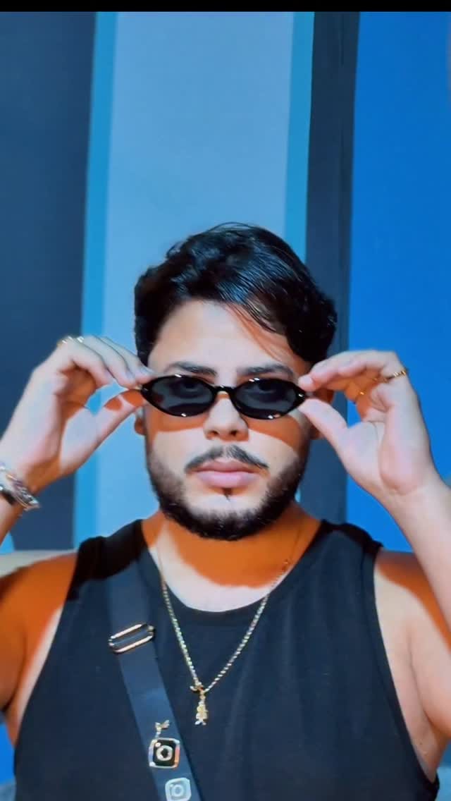 Post 4 by 𝗝𝗘𝗙𝗙𝗜𝗡 on Instagram (video)