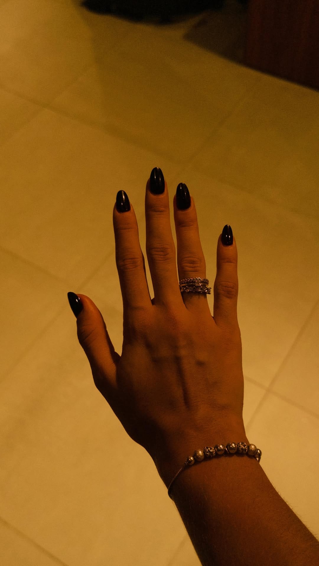 Post 5 by Vivian Henriques on Instagram (video)