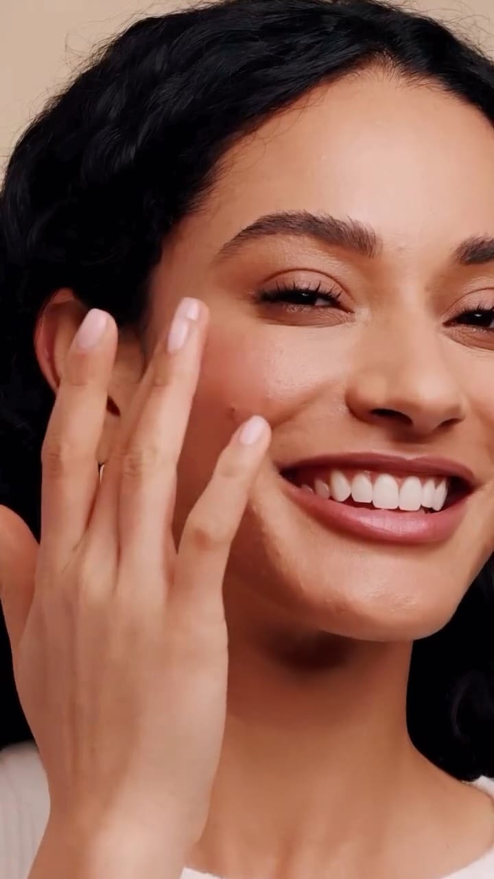 Post 2 by Larissa on Instagram (video)