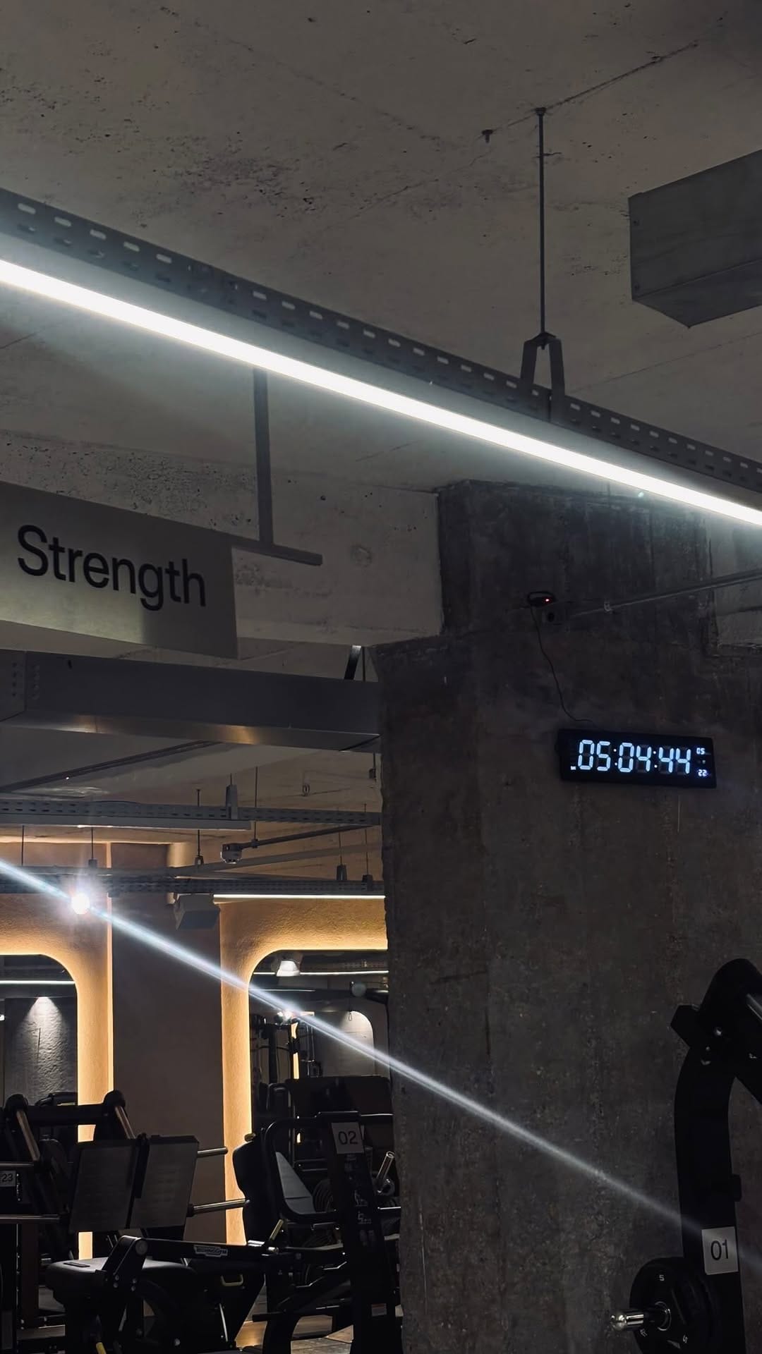 Post 8 by Ketherym Magalhães on Instagram (video)