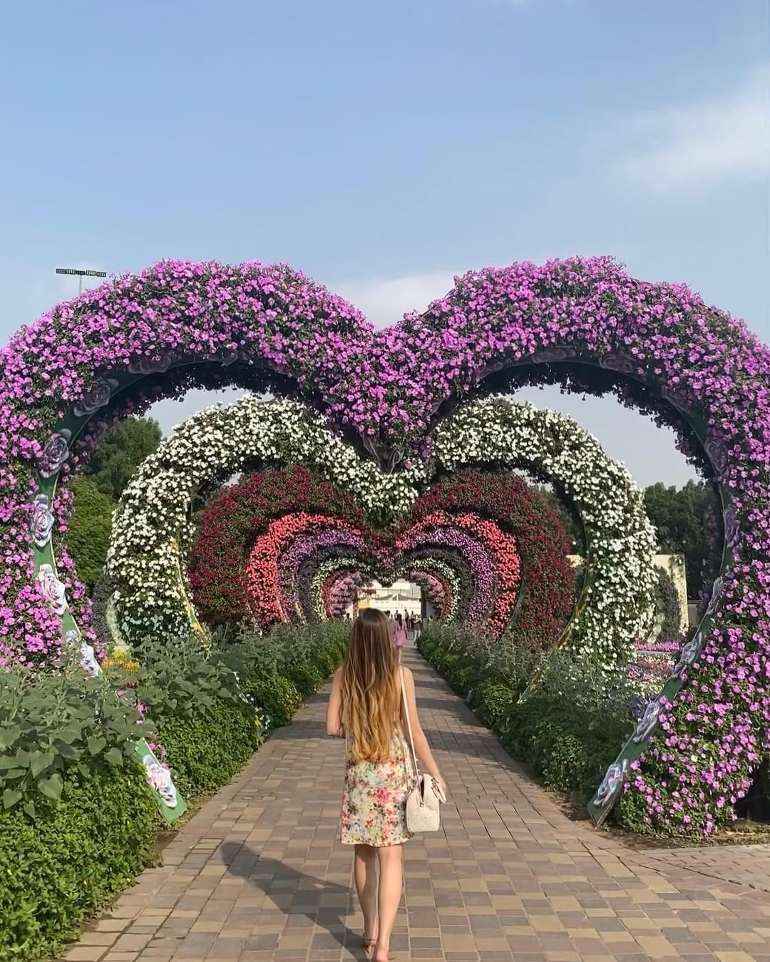 Post 10 by ℳ𝒶𝒸𝓎 𝒮𝒶𝓃𝓉ℴ𝓈 🌹 on Instagram (carousel)