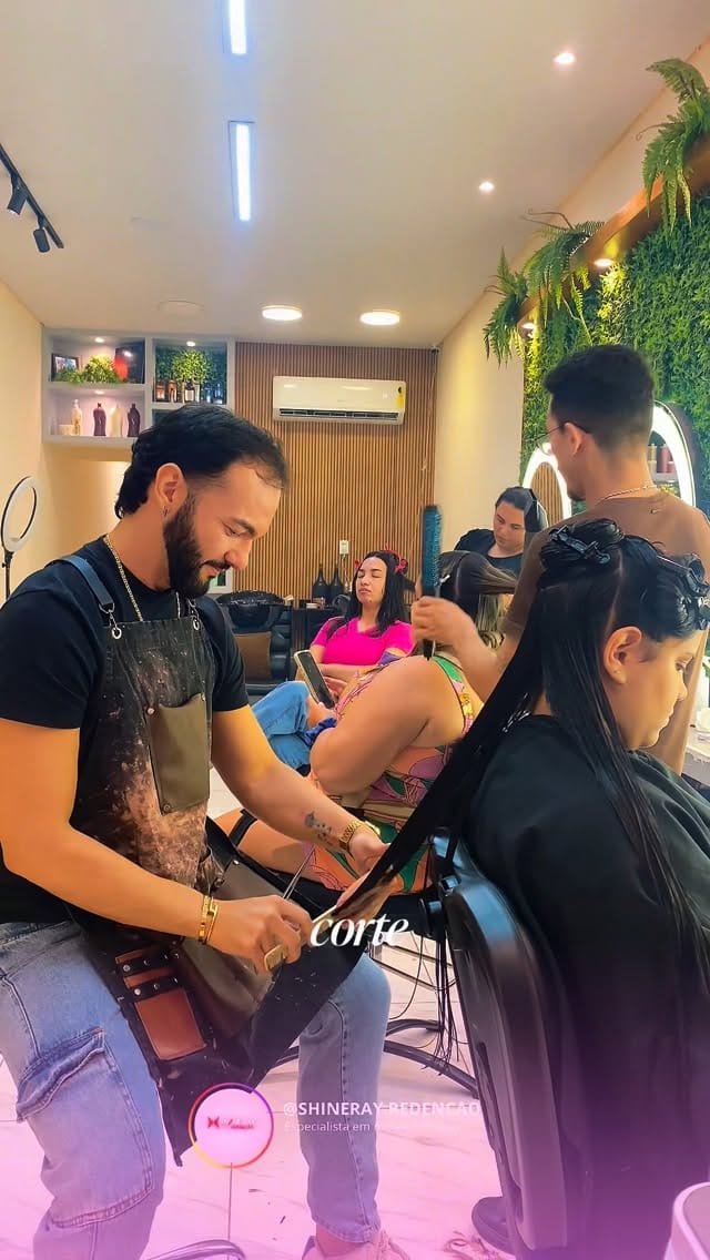 Post 3 by Will Barreto Beauty Concept on Instagram (video)