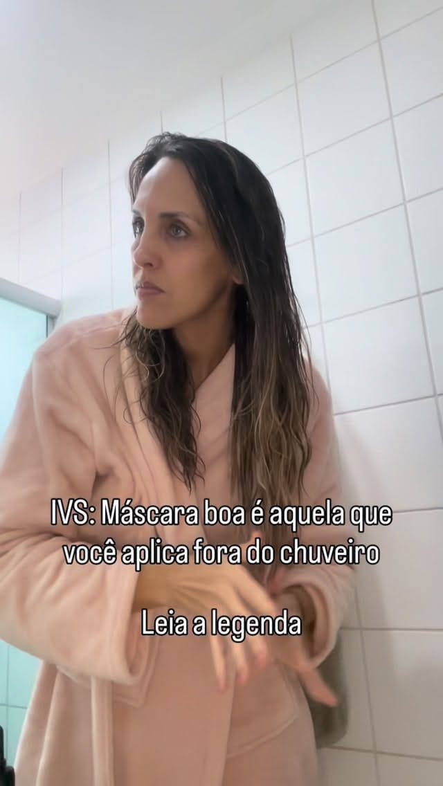 Post 2 by Kelly Taise Visagista on Instagram (video)