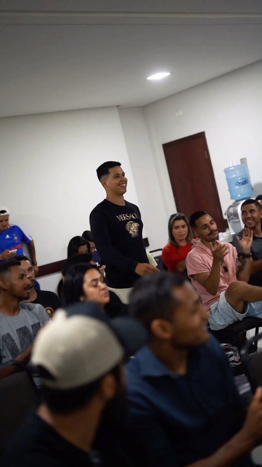 Post 10 by Barbeiro Do Grau on Instagram (video)