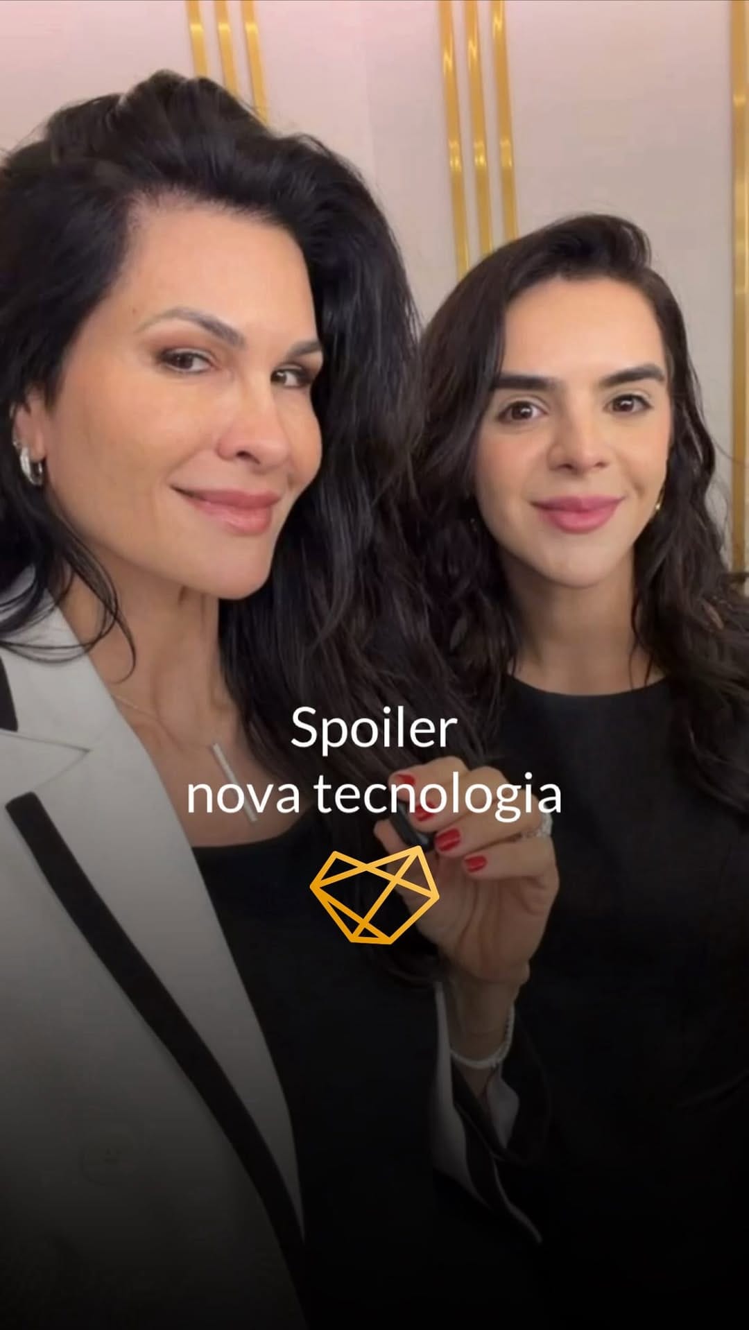 Post 6 by Clinica Dra Gabriela Schwartzmann on Instagram (video)