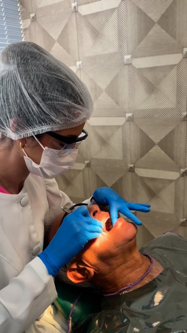 Post 10 by Dra. Ana Marília Carmanini | Especialista 🦷 on Instagram (video)