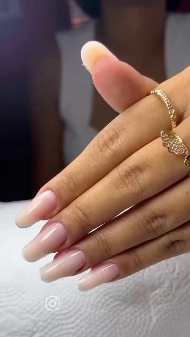 Post 5 by VAL SOUSA NAIL DESIGNER on Instagram (video)