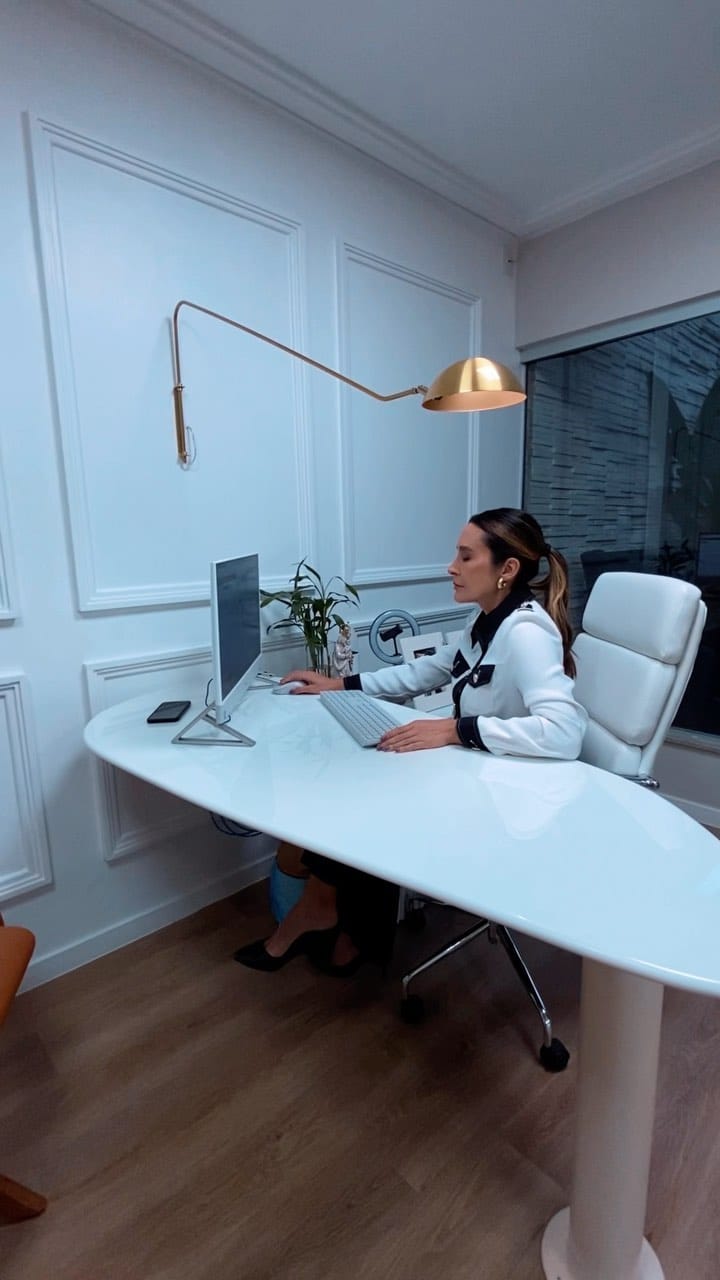 Post 10 by Dra. Alline Neves Mota on Instagram (video)