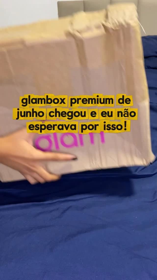 Post 2 by DÉBORA ALVIM on Instagram (video)
