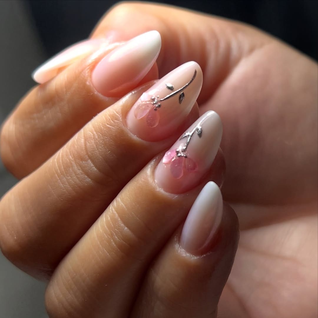 Post 6 by ADRIELLE OLIVEIRA | unhas de gel 👑 on Instagram (image)