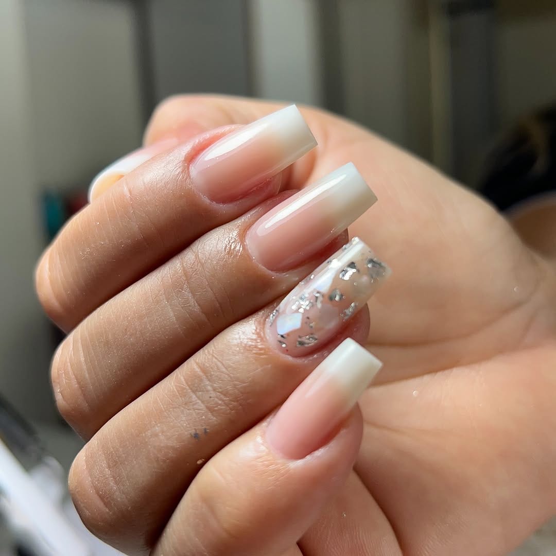 Post 5 by ADRIELLE OLIVEIRA | unhas de gel 👑 on Instagram (image)
