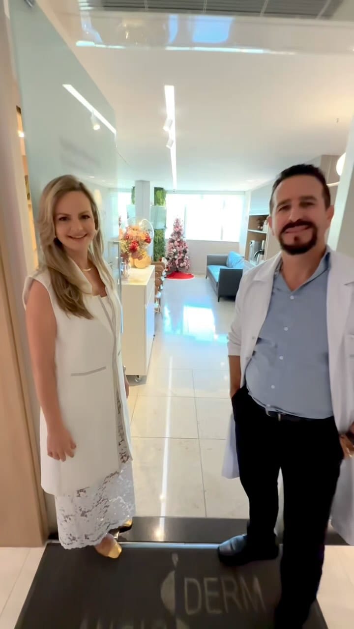 Post 10 by Dra Thaiz  Rigoni Gurtler / Dermatologista on Instagram (video)