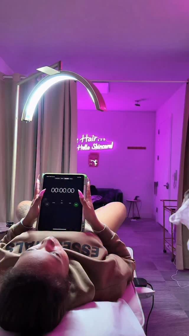 Post 5 by Chin Did it•Esthetician•Brooklyn Waxer on Instagram (video)