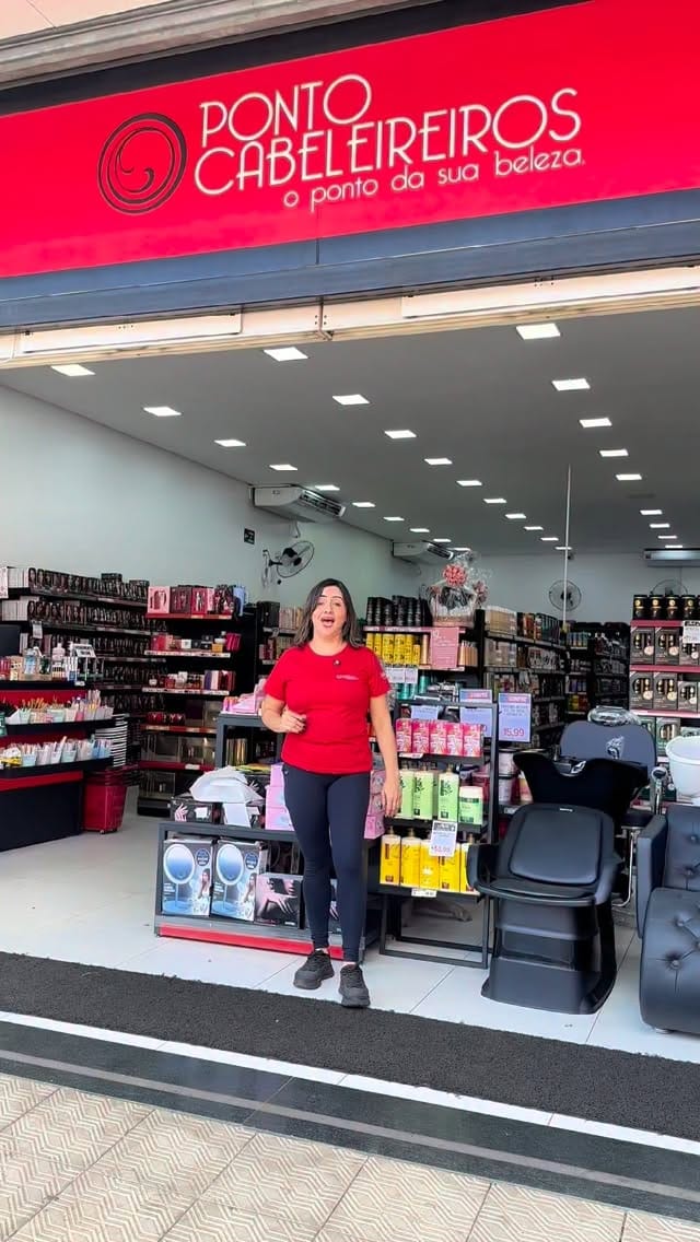 Post 8 by Ponto Cabeleireiros on Instagram (video)