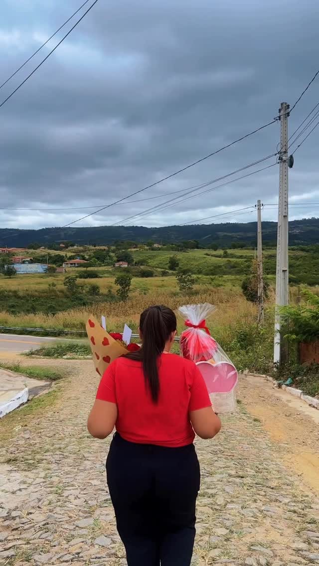 Post 4 by Lupa Presentes on Instagram (video)