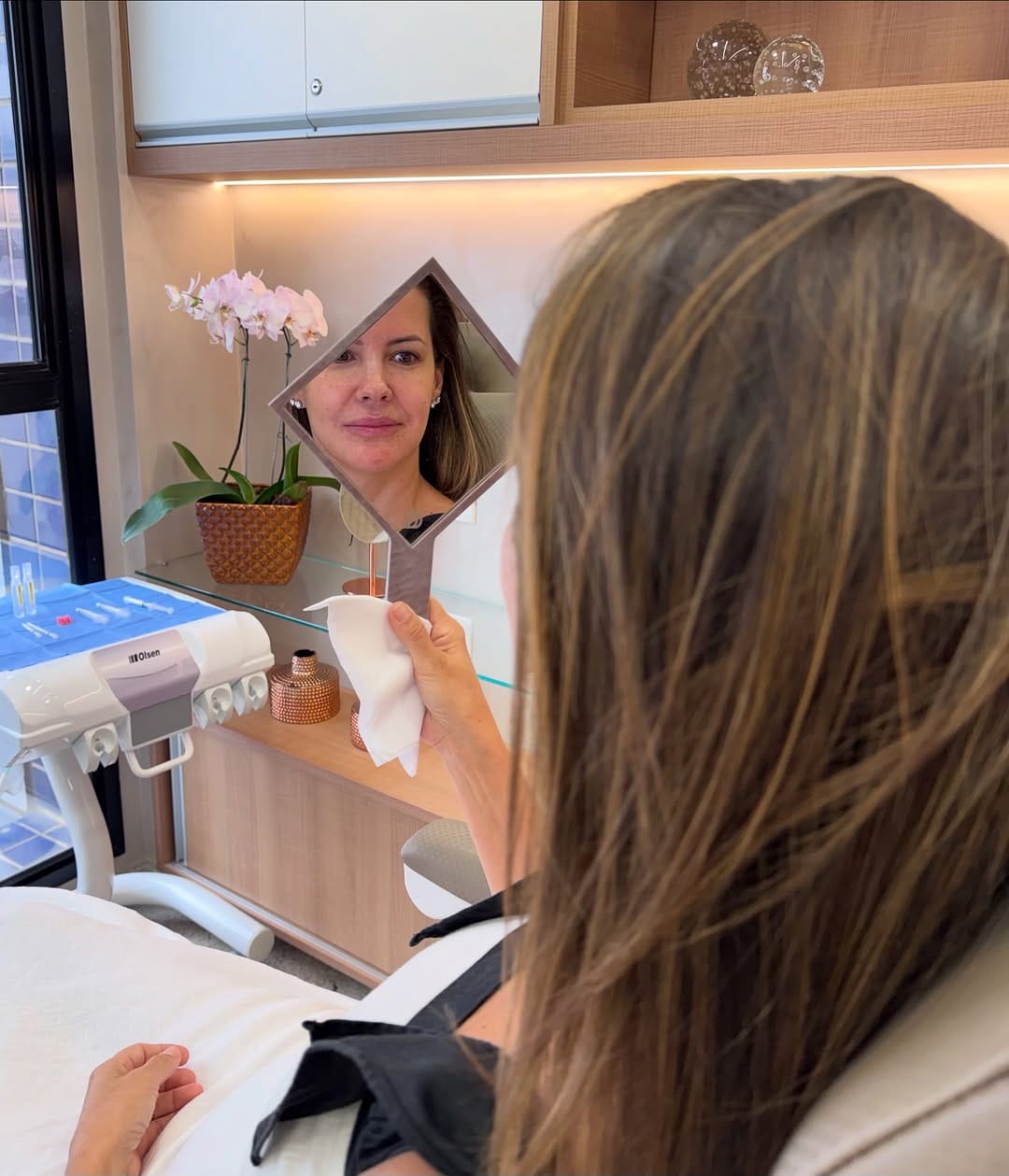 Post 6 by Danielle Dias • Harmonização Facial on Instagram (image)
