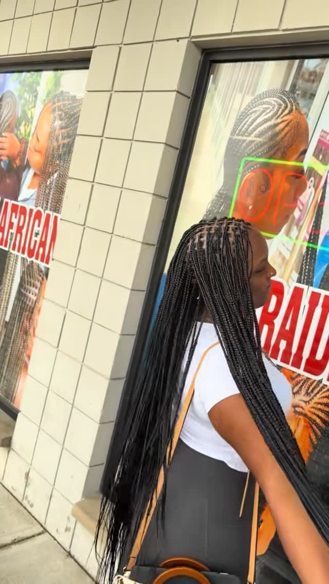 Post 7 by Indy Braider 💋 on Instagram (video)