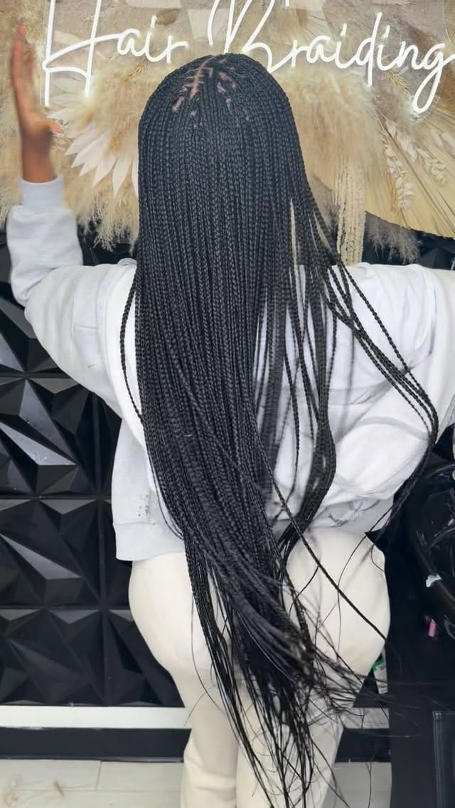 Post 4 by Indy Braider 💋 on Instagram (video)